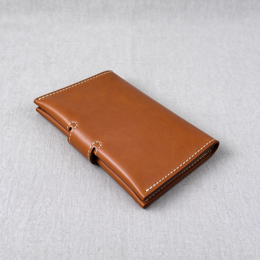 إكسسوارات خياطة جلدية صغيرة: حامل بطاقات للرقبة (نمط PDF DIY) DWIPDFTR17