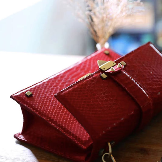 Leather Sewing Bag Pattern: Woman's Crossbody Bag (DIY PDF Pattern) DWIPDFZS051