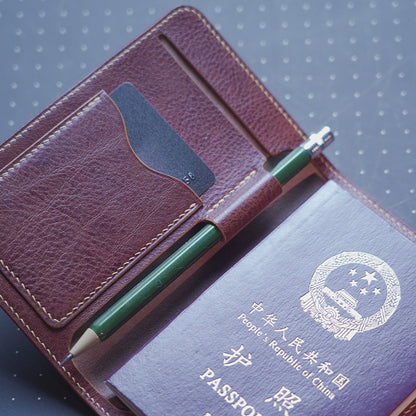 إكسسوارات صغيرة لخياطة الجلود: حامل جواز السفر (نمط PDF DIY) DWIPDFTR14