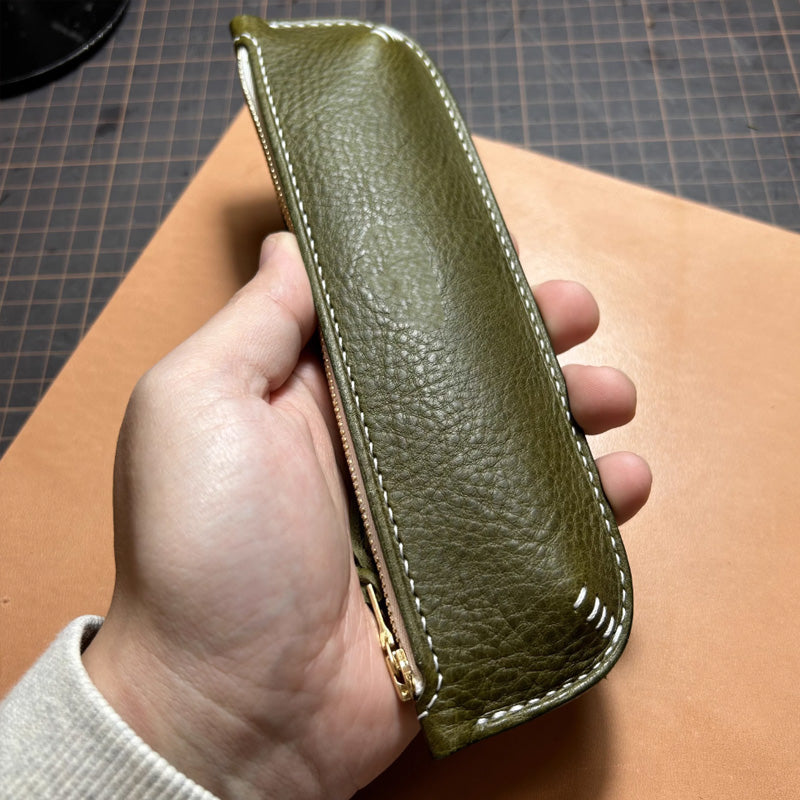 إكسسوارات خياطة جلدية صغيرة: حافظة أقلام (نمط PDF DIY) DWIPDFTR06