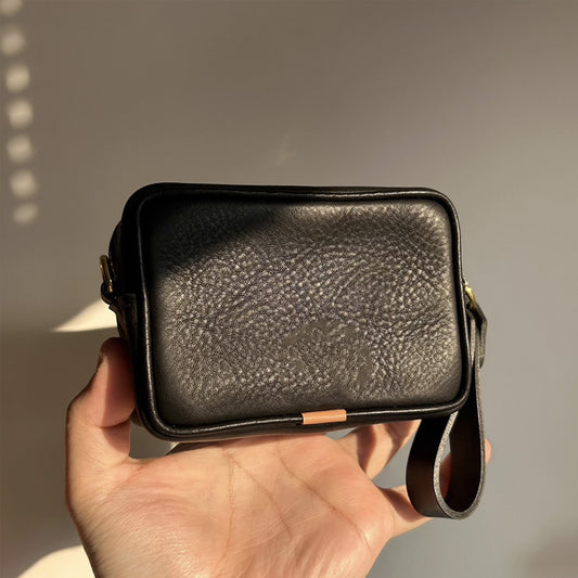 Leather Sewing Pattern: Hands Holding Purse (DIY PDF Pattern) DWIPDFTR12