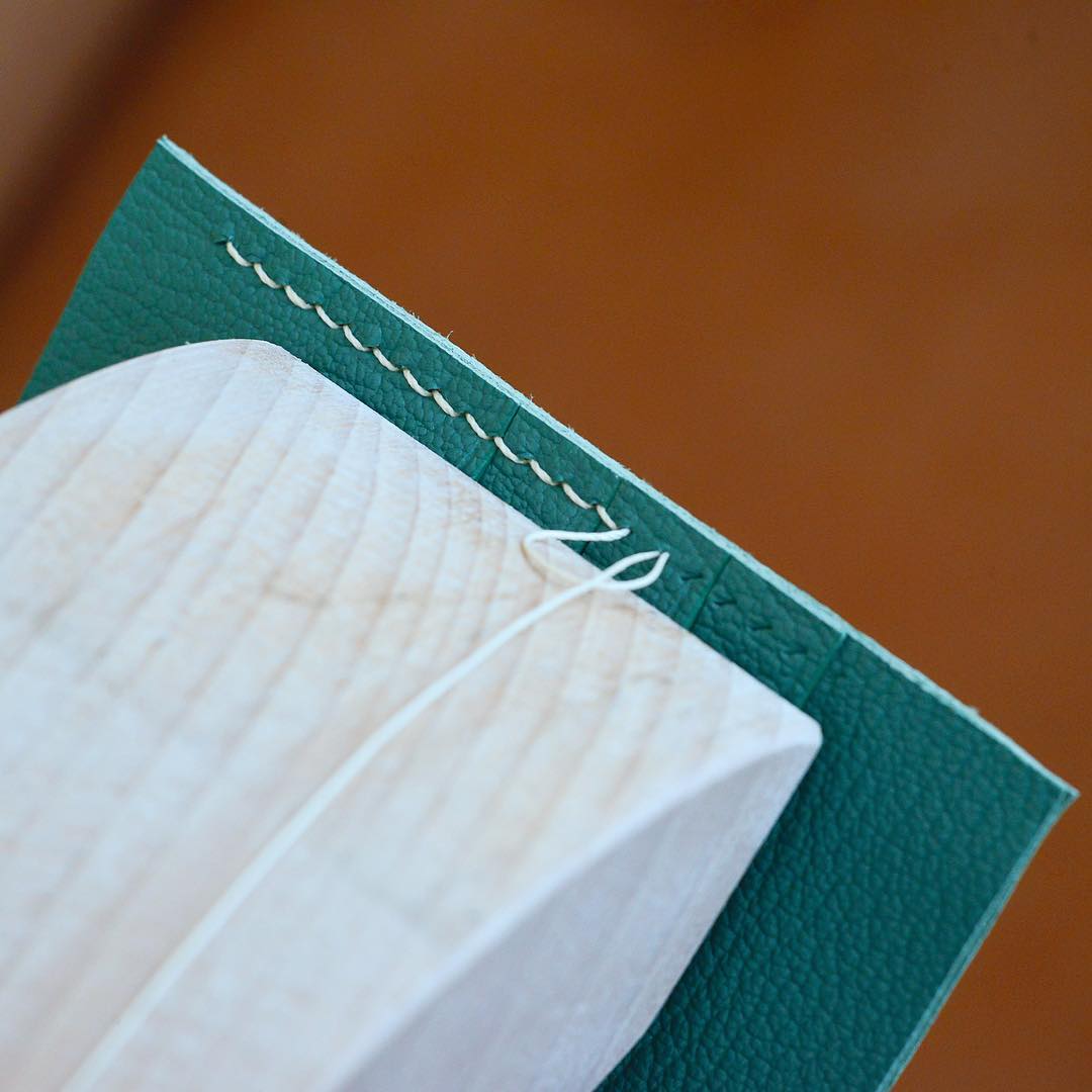 Leather Sewing Pattern: Bifold Wallet with 8 Slots (DIY PDF Pattern) DWIPDFZS057-8