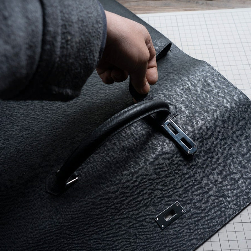 ملحقات الحقيبة الجلدية: حقيبة كلاتش مستوحاة من كيلي DWIPDFZS169