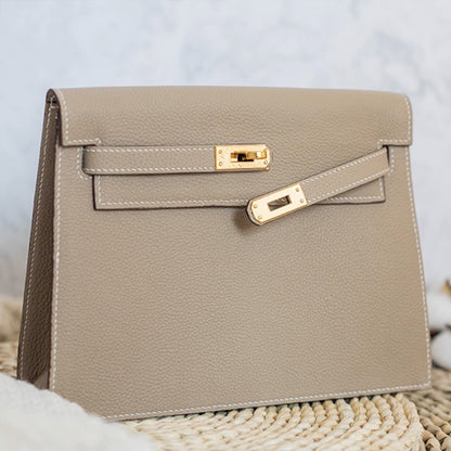 ملحقات الحقيبة الجلدية: حقيبة كلاتش مستوحاة من كيلي DWIPDFZS169